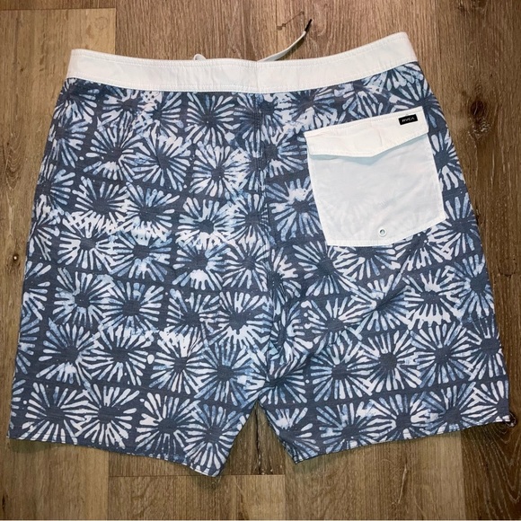 RVCA Men's Duh-Loris Trunk | Size 38 - Picture 3 of 11